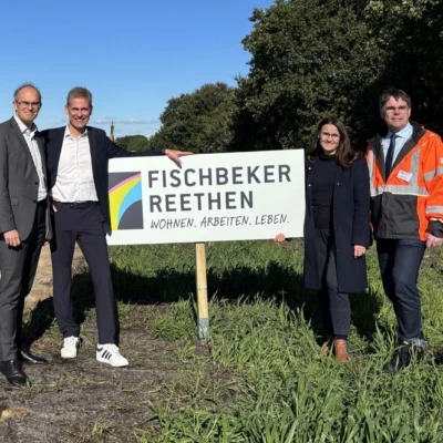 v.l.n.r.: Christian Carstensen, Bezirksamtsleiter Hamburg-Harburg; Kay Gätgens, Geschäftsführer IBA Hamburg; Karen Pein, Senatorin für Stadtentwicklung und Wohnen; René Herrmann, Geschäftsführer Eggers Umwelttechnik